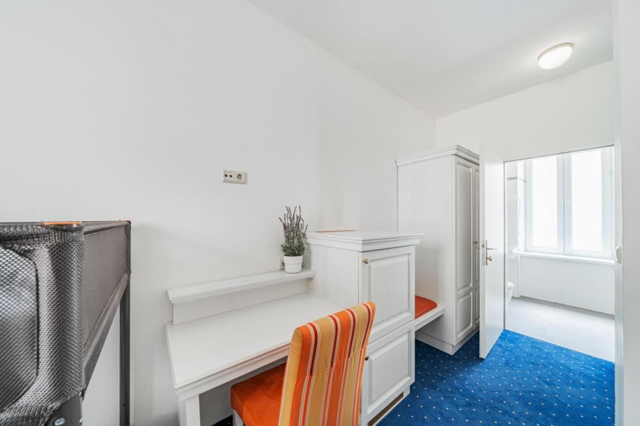 Self-Check-In Hotel Adlon Vienna Exterior photo